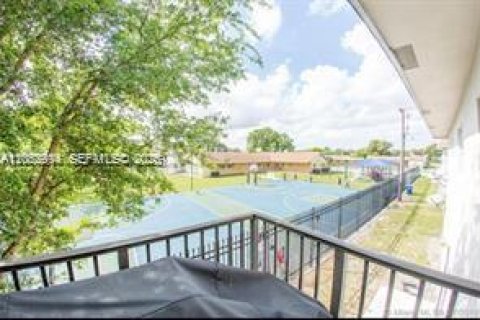 Copropriété à vendre à Lauderhill, Floride: 3 chambres, 125.42 m2 № 2179250 - photo 6