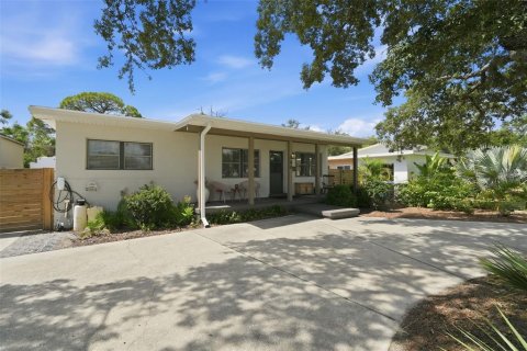 Villa ou maison à Saint Petersburg, Floride 3 chambres, 127.18 m2 № 2329352