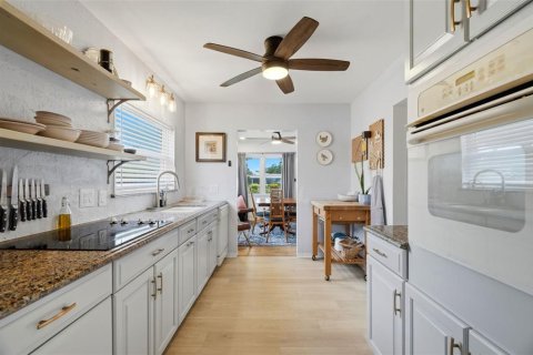 Villa ou maison à vendre à Saint Petersburg, Floride: 3 chambres, 127.18 m2 № 2329352 - photo 12