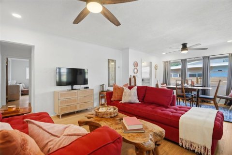 Villa ou maison à vendre à Saint Petersburg, Floride: 3 chambres, 127.18 m2 № 2329352 - photo 6