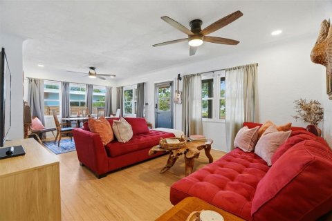 Villa ou maison à vendre à Saint Petersburg, Floride: 3 chambres, 127.18 m2 № 2329352 - photo 5