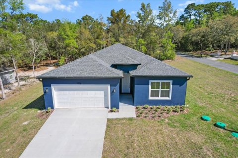 House in Inverness, Florida 4 bedrooms, 193.33 sq.m. № 1583158 - photo 4