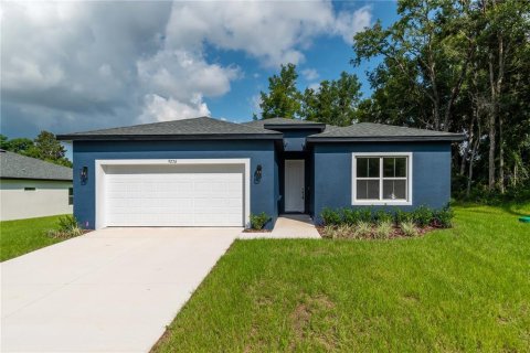 House in Inverness, Florida 4 bedrooms, 193.33 sq.m. № 1583158 - photo 1