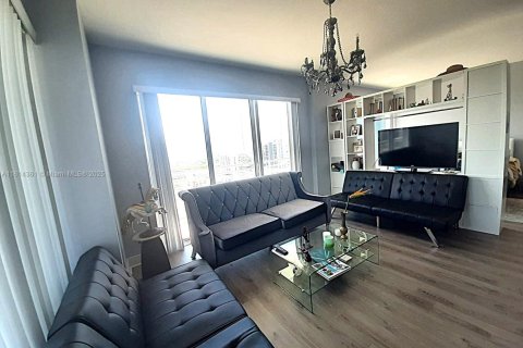 Condominio en alquiler en Miami, Florida, 1 dormitorio, 61.32 m2 № 1766468 - foto 6