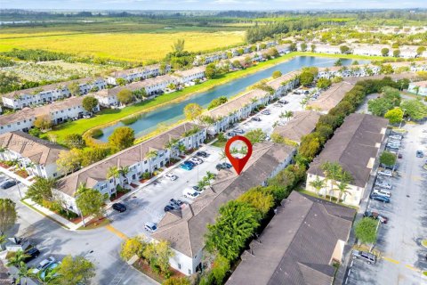 Купить таунхаус в Хомстед, Флорида 3 спальни, 140.19м2, № 2033302 - фото 10