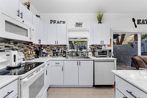 Купить таунхаус в Хомстед, Флорида 3 спальни, 140.19м2, № 2033302 - фото 19