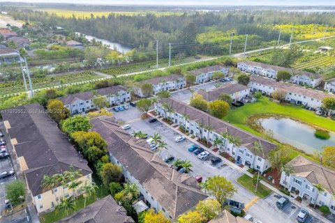 Купить таунхаус в Хомстед, Флорида 3 спальни, 140.19м2, № 2033302 - фото 2