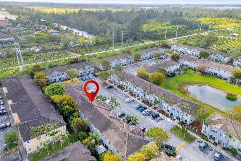 Купить таунхаус в Хомстед, Флорида 3 спальни, 140.19м2, № 2033302 - фото 12