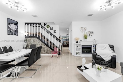 Купить таунхаус в Хомстед, Флорида 3 спальни, 140.19м2, № 2033302 - фото 16