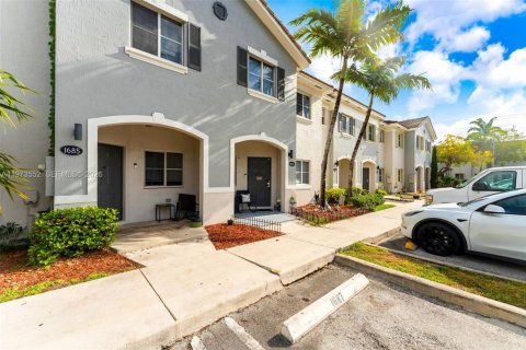 Купить таунхаус в Хомстед, Флорида 3 спальни, 140.19м2, № 2033302 - фото 13