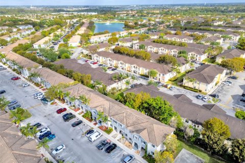 Купить таунхаус в Хомстед, Флорида 3 спальни, 140.19м2, № 2033302 - фото 9