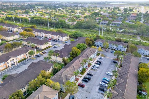 Купить таунхаус в Хомстед, Флорида 3 спальни, 140.19м2, № 2033302 - фото 4