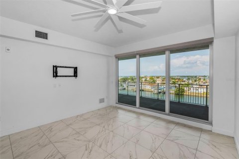 Condo in Clearwater, Florida, 3 bedrooms  № 1683080 - photo 16