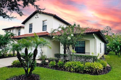Casa en venta en Kissimmee, Florida, 4 dormitorios, 230.21 m2 № 1904069 - foto 1