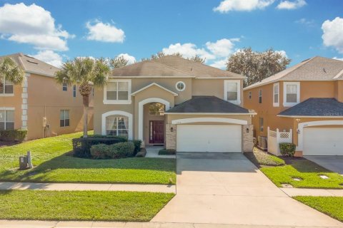 Casa en venta en Kissimmee, Florida, 7 dormitorios, 267.84 m2 № 2377947 - foto 2