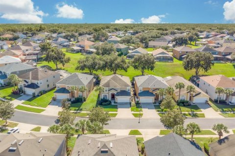 Casa en venta en Kissimmee, Florida, 7 dormitorios, 267.84 m2 № 2377947 - foto 6