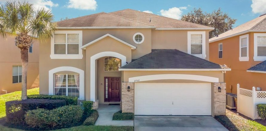 Casa en Kissimmee, Florida 7 dormitorios, 267.84 m2 № 2377947