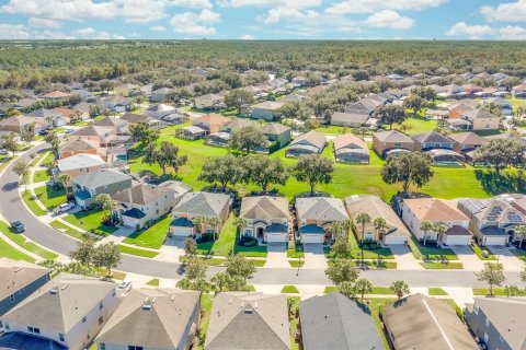 Casa en venta en Kissimmee, Florida, 7 dormitorios, 267.84 m2 № 2377947 - foto 5