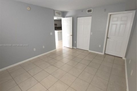 Снять в аренду кондоминиум в Хомстед, Флорида 1 спальня, 60.39м2, № 1987953 - фото 5