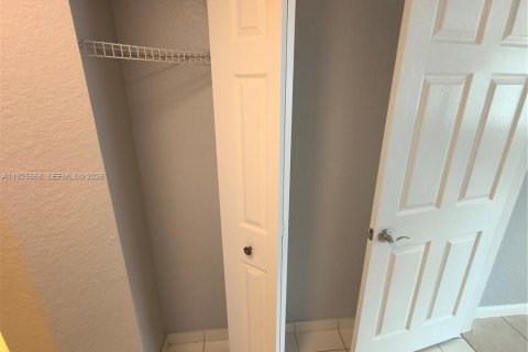 Condominio en alquiler en Homestead, Florida, 1 dormitorio, 60.39 m2 № 1987953 - foto 15