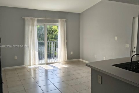 Снять в аренду кондоминиум в Хомстед, Флорида 1 спальня, 60.39м2, № 1987953 - фото 4