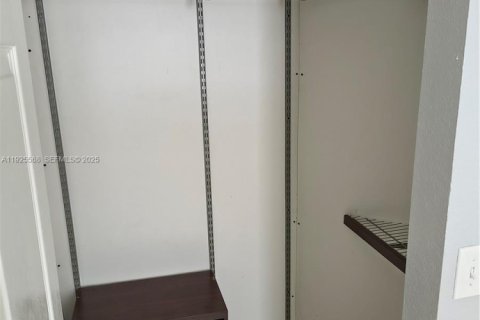 Снять в аренду кондоминиум в Хомстед, Флорида 1 спальня, 60.39м2, № 1987953 - фото 7