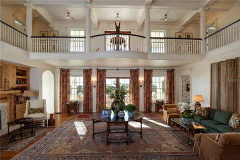 House in Lake Wales, Florida 5 bedrooms, 607.21 sq.m. № 1798327 - photo 4