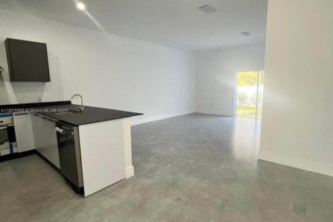 House in Fort Lauderdale, Florida 4 bedrooms, 153.75 sq.m. № 2194794 - photo 3