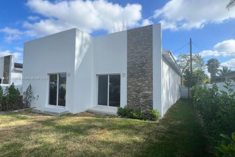 House in Fort Lauderdale, Florida 4 bedrooms, 153.75 sq.m. № 2194794 - photo 24