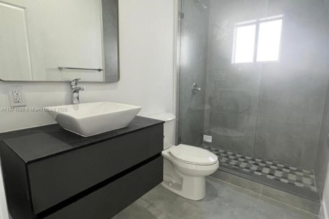 House in Fort Lauderdale, Florida 4 bedrooms, 153.75 sq.m. № 2194794 - photo 20