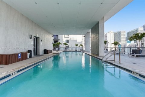 Condominio en venta en Miami, Florida, 1 dormitorio, 38.83 m2 № 2033513 - foto 2