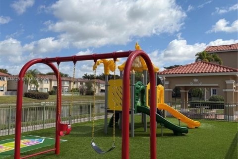 Condo in Doral, Florida, 3 bedrooms  № 2041515 - photo 25