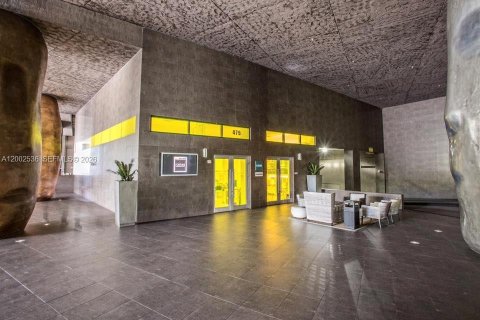 Copropriété à vendre à Miami, Floride: 2 chambres, 119.47 m2 № 2066153 - photo 30