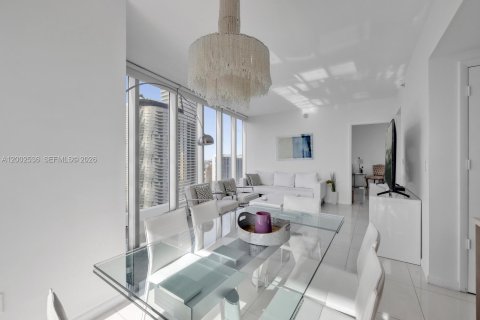 Copropriété à vendre à Miami, Floride: 2 chambres, 119.47 m2 № 2066153 - photo 3