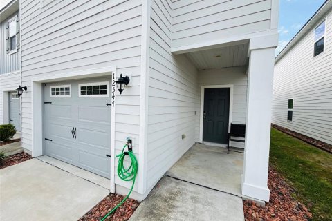 Adosado en venta en Newberry, Florida, 3 dormitorios, 155.15 m2 № 2215456 - foto 2
