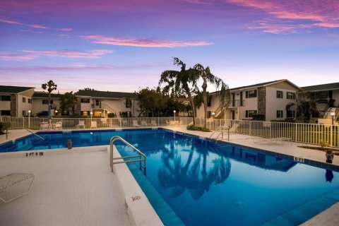 Condo in Bradenton, Florida, 2 bedrooms  № 2226526 - photo 18