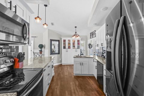 House in Spring Hill, Florida 3 bedrooms, 202.34 sq.m. № 2103181 - photo 20