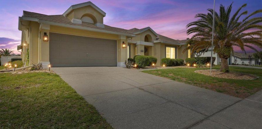 House in Spring Hill, Florida 3 bedrooms, 202.34 sq.m. № 2103181