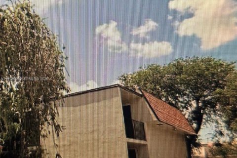 Кондоминиум с 1 спальней в Майами, Флорида № 2049931