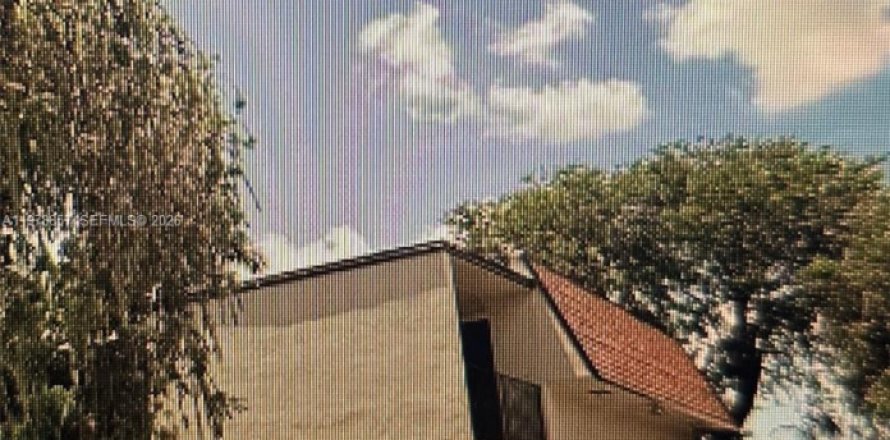 Кондоминиум с 1 спальней в Майами, Флорида № 2049931