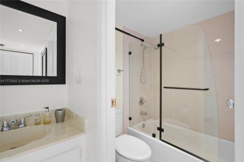Condominio en venta en Aventura, Florida, 2 dormitorios, 121.98 m2 № 1867981 - foto 9