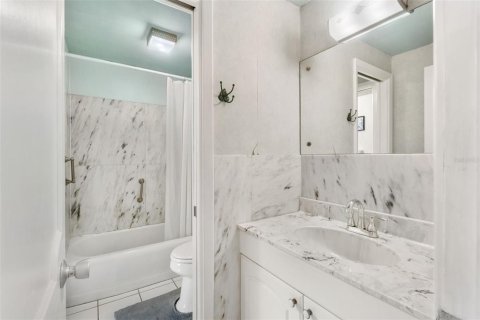 Townhouse in Venice, Florida 2 bedrooms, 115.76 sq.m. № 1886338 - photo 27