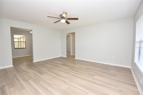 House in Lakeland, Florida 3 bedrooms, 119.01 sq.m. № 1870327 - photo 15