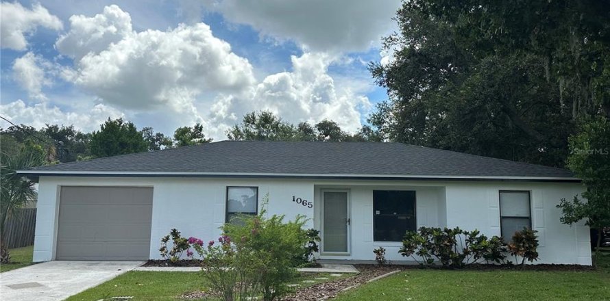 House in Lakeland, Florida 3 bedrooms, 119.01 sq.m. № 1870327
