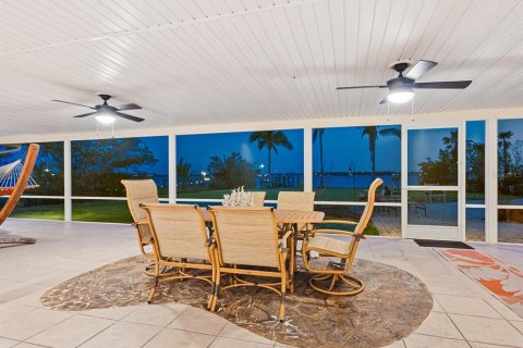 House in Ellenton, Florida 3 bedrooms, 194.17 sq.m. № 1785462 - photo 9