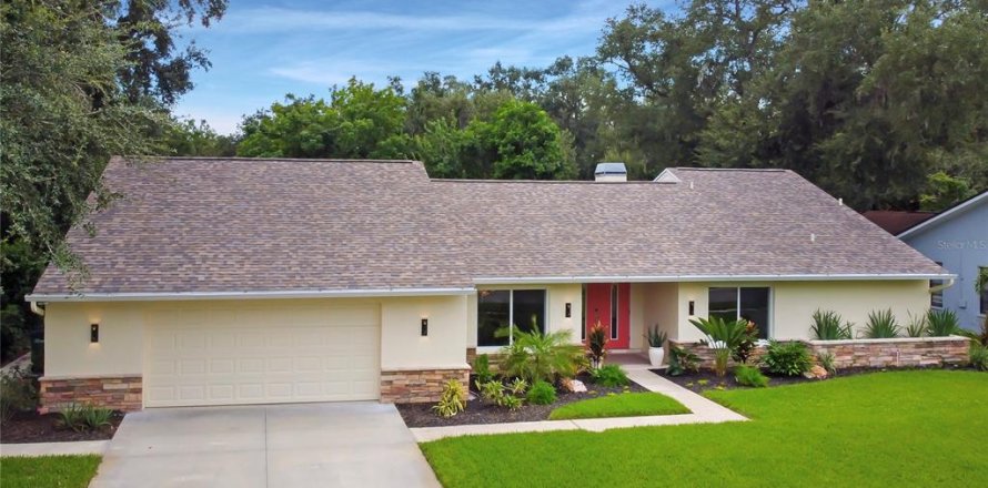 House in Safety Harbor, Florida 4 bedrooms, 227.33 sq.m. № 1910587