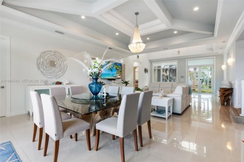 House in Marco Island, Florida 4 bedrooms, 204.2 sq.m. № 2028160 - photo 19