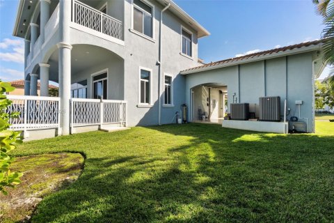 House in Marco Island, Florida 4 bedrooms, 204.2 sq.m. № 2028160 - photo 5