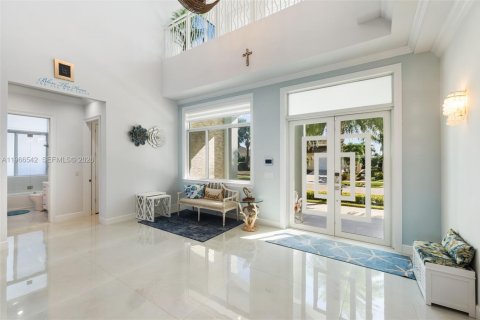 House in Marco Island, Florida 4 bedrooms, 204.2 sq.m. № 2028160 - photo 17
