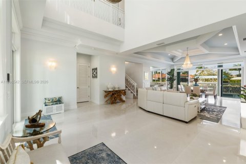 House in Marco Island, Florida 4 bedrooms, 204.2 sq.m. № 2028160 - photo 29